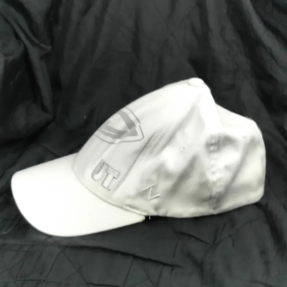 Tennessee Volunteers Zephyr ZFIT Baseball Hat Men's M/L White Grey NCAA